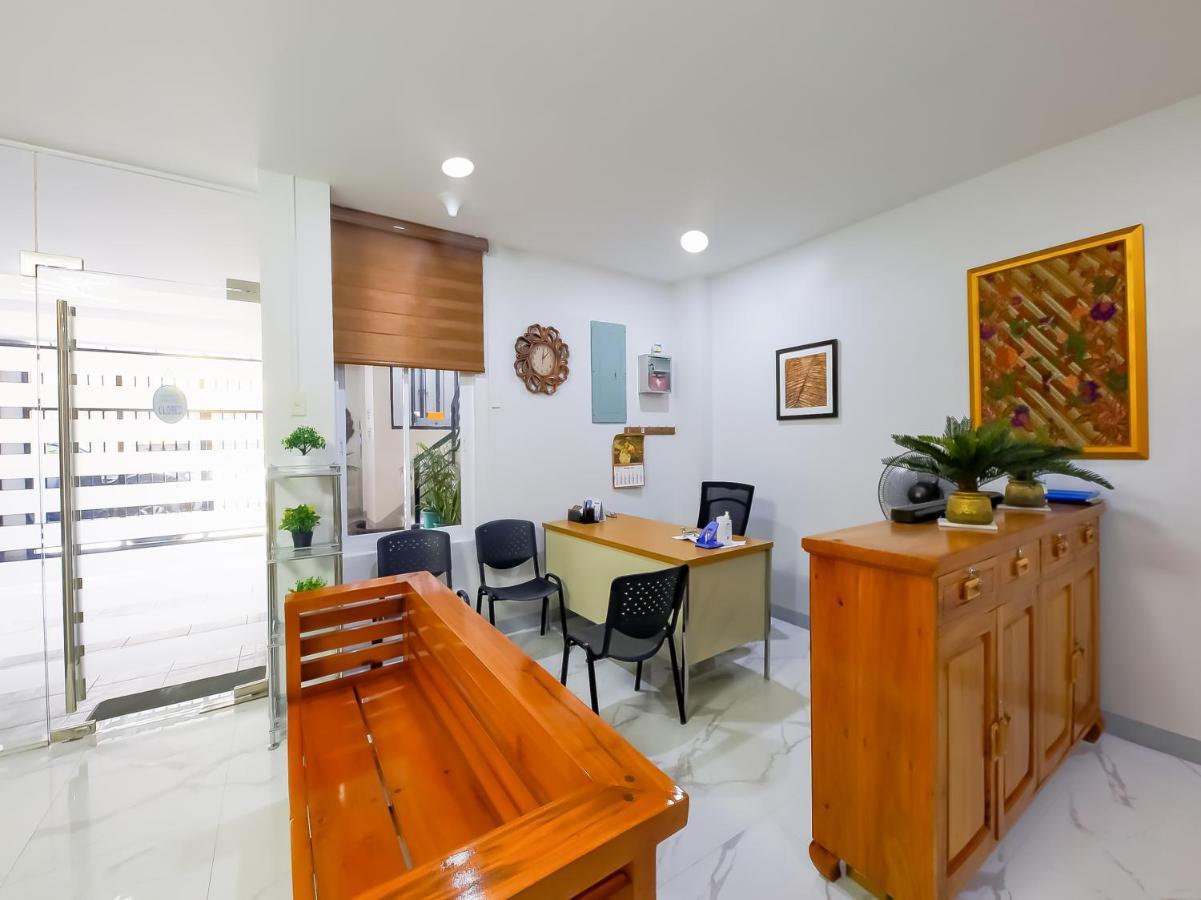 Oyo 848 Dona Aurora Condotel Quezon City Ngoại thất bức ảnh