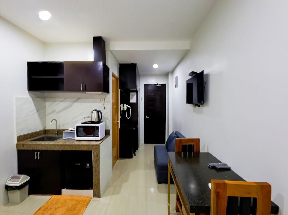 Oyo 848 Dona Aurora Condotel Quezon City Ngoại thất bức ảnh