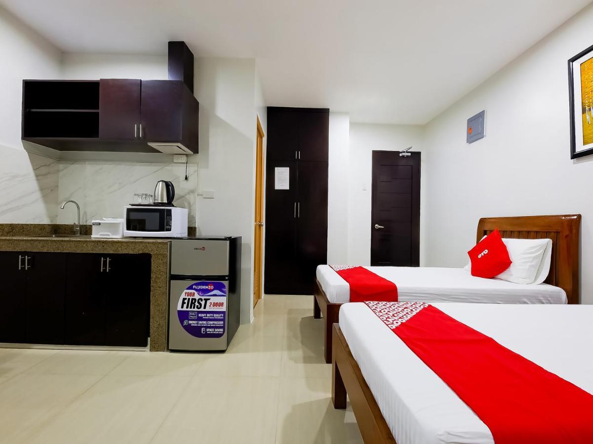 Oyo 848 Dona Aurora Condotel Quezon City Ngoại thất bức ảnh