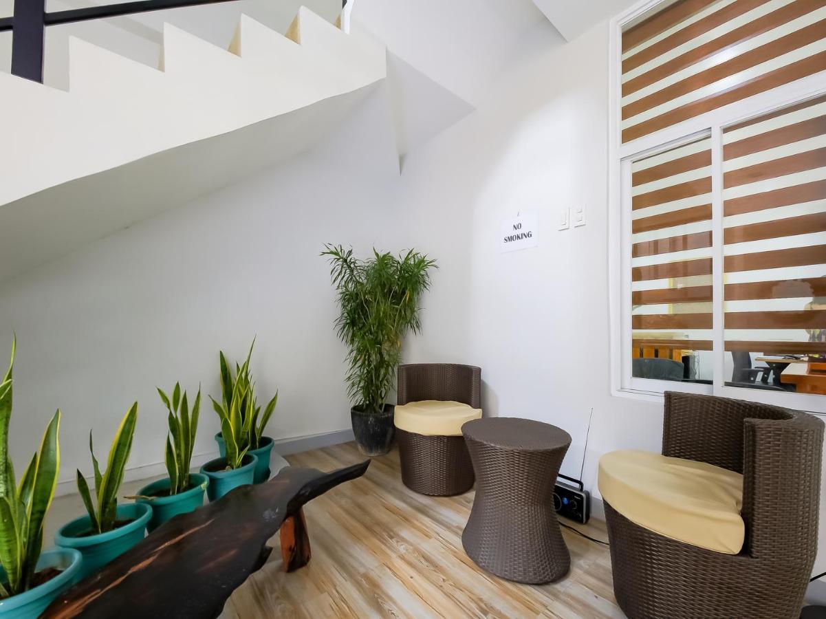 Oyo 848 Dona Aurora Condotel Quezon City Ngoại thất bức ảnh